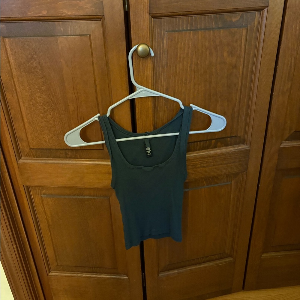 Skims Dark Green Cropped Tank Top